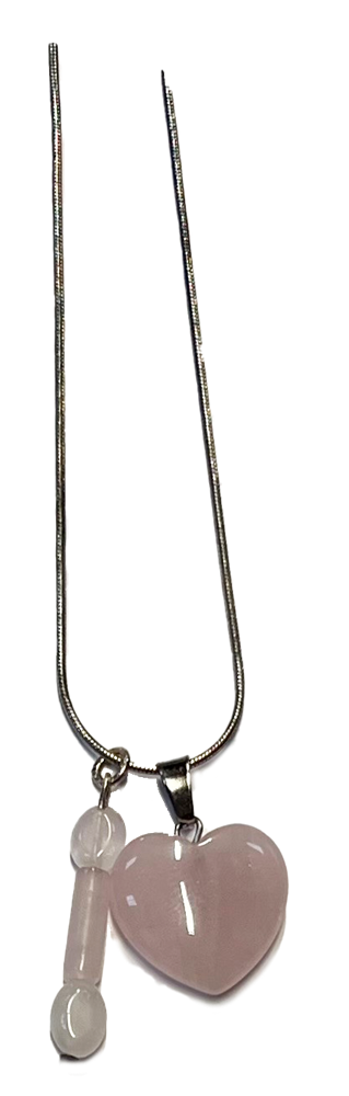 Silberne Halskette mit Edelsteinanhänger