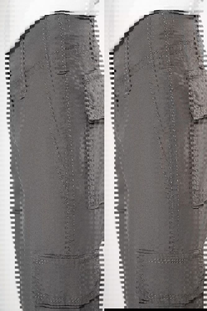 K746 - Leichte Damenhose mit mehreren Taschen