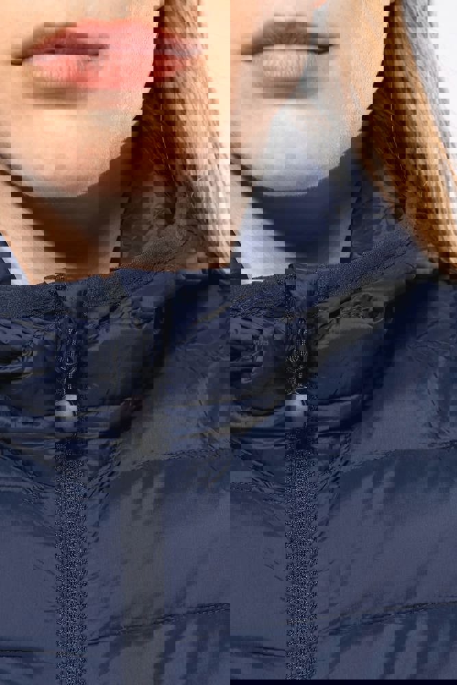 K6111 - Leichte Damen-Steppjacke mit Kapuze K6111 - Leichte Damen-Steppjacke mit Kapuze